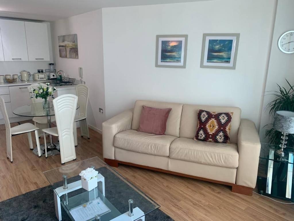 Marco Island -Spacious City Centre 2 Bedroom Apartment Nottingham Esterno foto